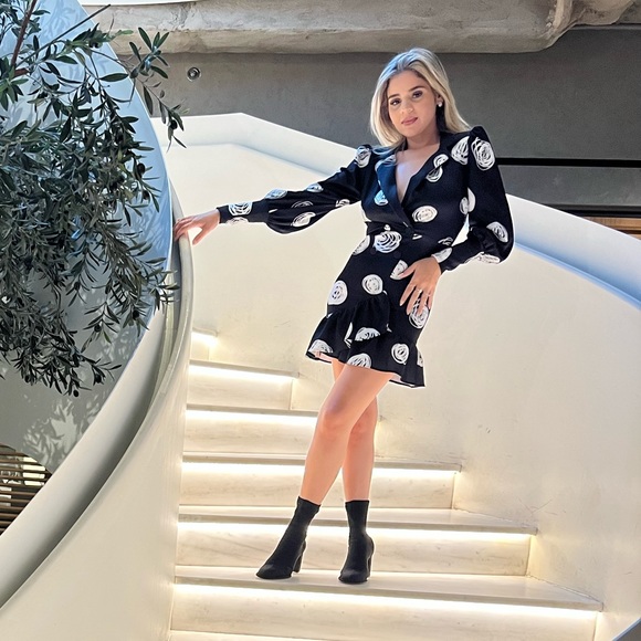 Bohoo Open back black and white dress - Picture 2 of 7